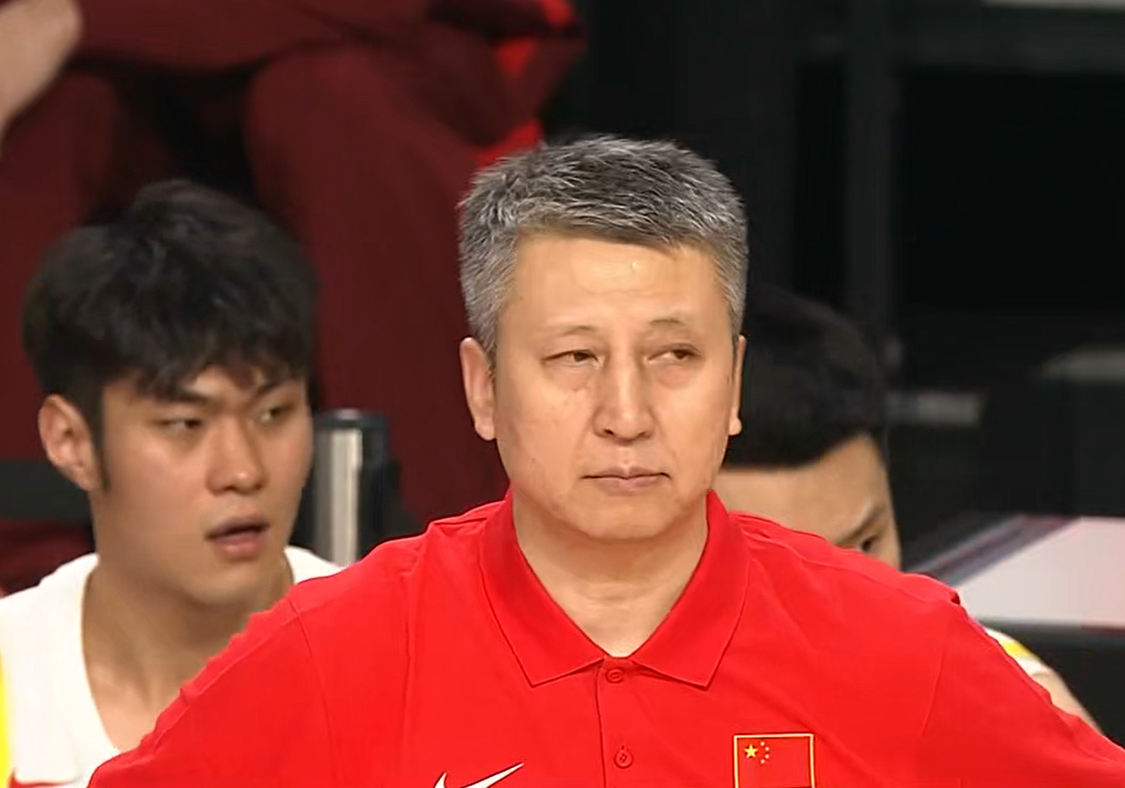 华体会官网-压力山大！男篮2连胜，更衣室有1人在哭泣，郭士强前来安慰