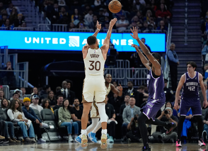 华体会官网入口-库里扳平三分+波杰反超三分！勇士拒西部倒二逆转 终结4连败仍第十|斯蒂芬·库里|国王|休斯敦火箭队|NBA常规赛|金州勇士队_新浪体育_新浪新闻